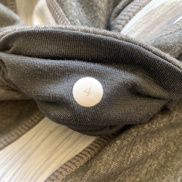 Lululemon crops - Picture 4 of 5